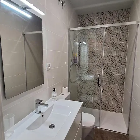 Deluxe With Private Bathroom *